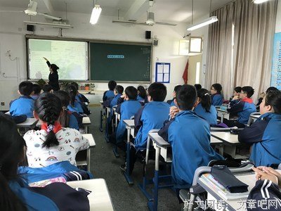 享受和孩子们同聊的课堂