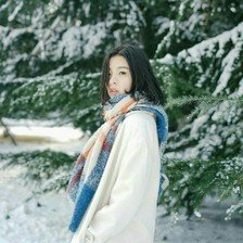 明明周围全是朋友，可他们却和你是不同的色彩