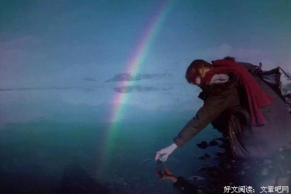 在这个无夜的漏辰星光里，我一直都在陪着自己