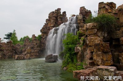 泪潇云涯处，逸笔寸断心