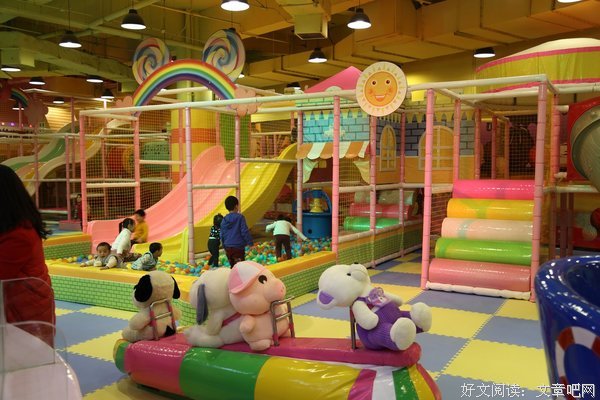 一个小孩子应该领导他们
