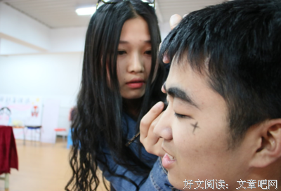 信控学院邀请新加坡南洋理工大学Weisi Lin教授在我校举行学术报告