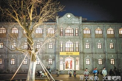 走到老书店门口