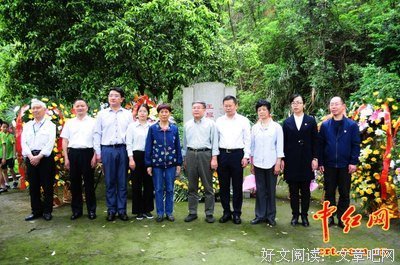这位开国少将积了什么德，这么多大人物都不惜生命地帮他