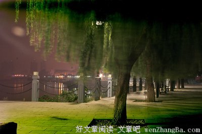 古韵悠扬丨无影灯光消永夜，不眠今日又加多。