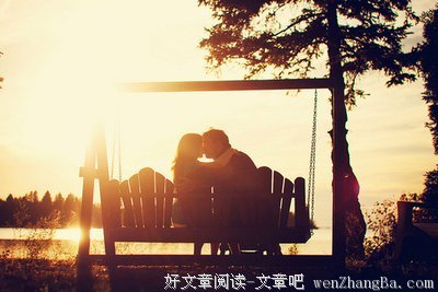 “哪一个瞬间，让你觉得爱可以打败距离呢？”