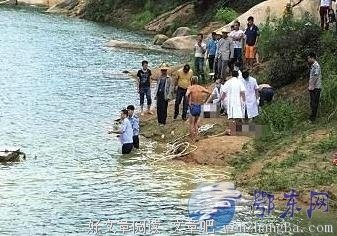 嘘！那是一头色狼，不是一枚情郎