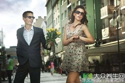 “跟男人聊天最忌讳的话题。”