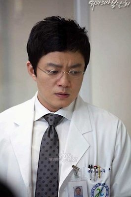 《外科医生奉达熙》好看吗？经典影评10篇