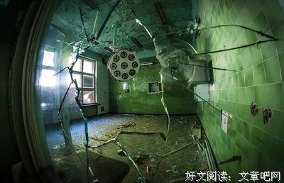 “你愿不愿意和我去另一个城市探险？”