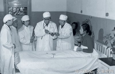 第一个“医师节”：中国人欠医生一个谢谢！