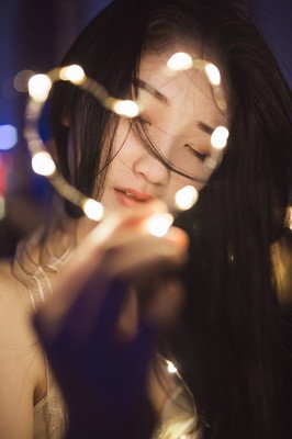 25岁的表姐竟在半夜爬上了我和老公的床，太TM吓人了吧？！