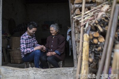 相依为命的奶奶，恶狠狠地对我说：“你妈妈最不要脸了!”
