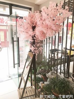 24小时不打烊的米线店里，藏着多少不甘心？