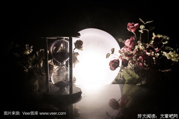 《沙漏家他下的沙》的句子