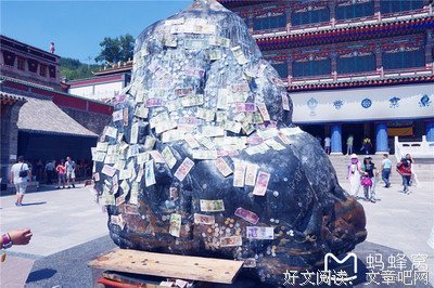 青春里总有些事要埋在心底