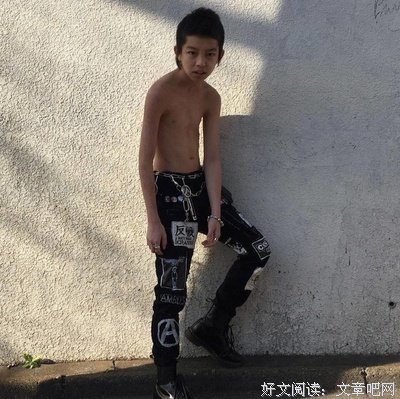 这个受到万千追捧的日本网红小姐姐脱了上衣后，男粉丝们都哭了…