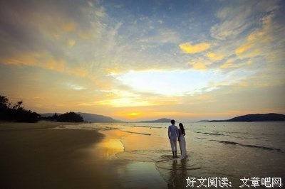 “老公，你在床上看什么？”“看谱”