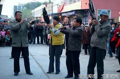 腾蛇的骗局：让我们竖起中指来的读后感10篇