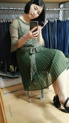 谁认识这个老板娘？