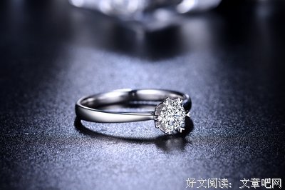 求婚之前小哥来了个戒指藏猫猫游戏，这就是爱情的酸味啊...