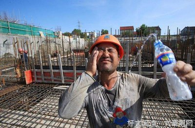 95后小哥直播送外卖涨粉十几万，网友：根本不够看！