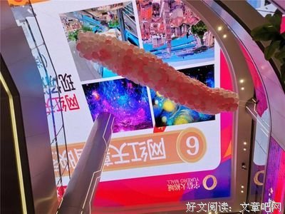 小伙用2000只鸡比心告白，没想到上百万人都点赞