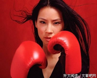 14岁当童工，47岁代孕，满脸雀斑被骂“丑”，却是好莱坞最贵的华