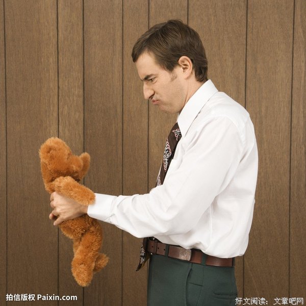 看一个人，要看他为何事愤怒