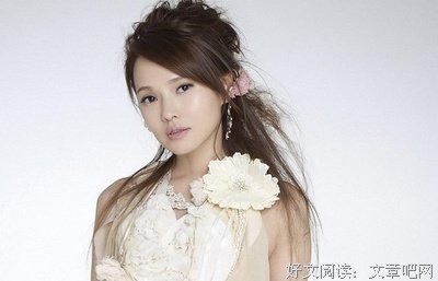 17岁进演艺圈，21岁火爆成名后拼命作死，现在的她只配演“小燕子