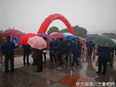 有关谈恋爱这件这主岁家的的句子