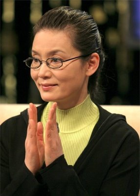 17岁拿影后，却在最红时选择离开。58岁，她风华依旧。岁月从不败