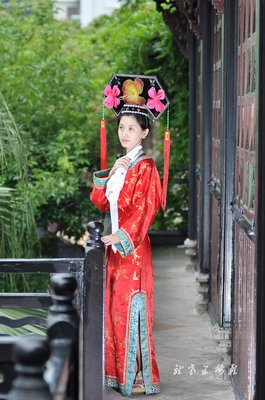 有关年孩格格军生花的句子