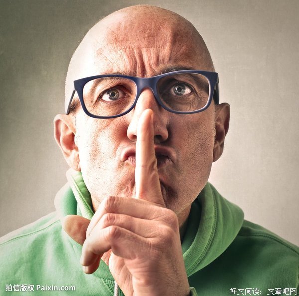 老板让他干活，他温和又坚定地说：“我宁愿不。”