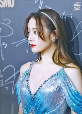 朱丹：迪丽，热吗？骚瑞~