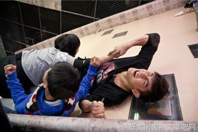 69岁“疯狂”老教授因独特的上课方式爆红网络！网友：真的很想当