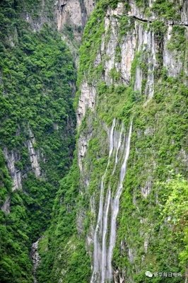 24、他用手，让她攀上云端