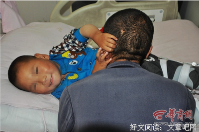 在父亲被隔离后，一名脑瘫儿死了