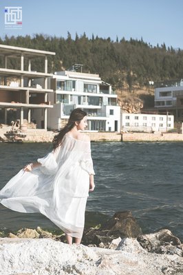 “吱呀回来了，我还在，你呢？”