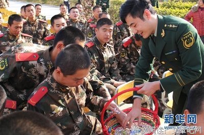 凌晨2点半，一位抗疫一线的军嫂对我说……