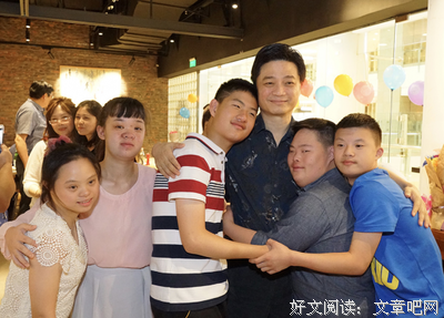 从后面搂着我的人，让我惊喜不断