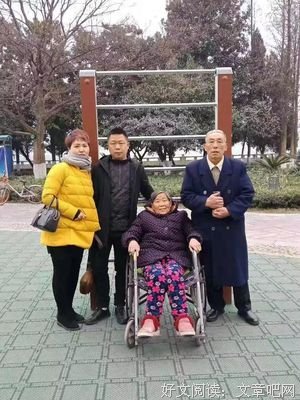 喃喃自语在你人听