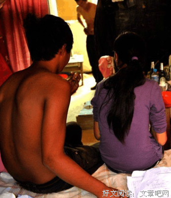 和家人都属于异地，我和男同事成了临时夫妻