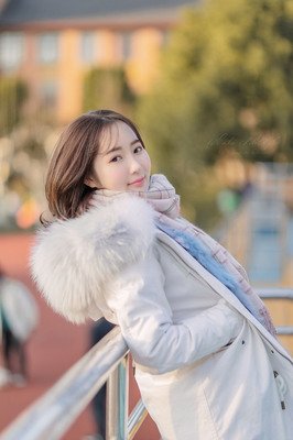 明媚少年优美的句子