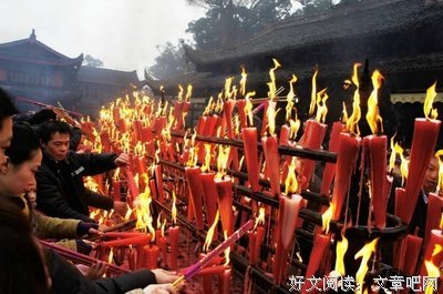 喜欢烧香拜佛的人看看，不要再浪费金钱了！