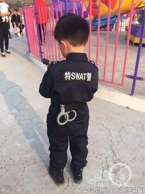 十年前你把亲儿子当作小偷打，十年后还想让他叫你一声爸？