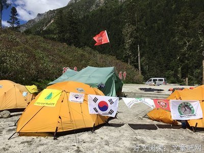 两脚踏翻尘世路，以天为被地为炉句子