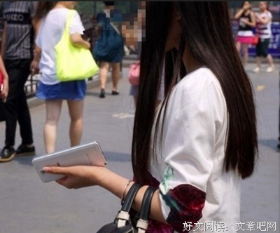 我女朋友好幼稚，怎么办？