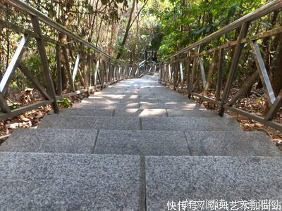 关于勇往直前的座右铭