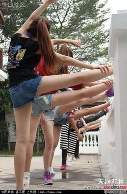 一点不顾我感受都说了轻点，现在我出门腿都发软...